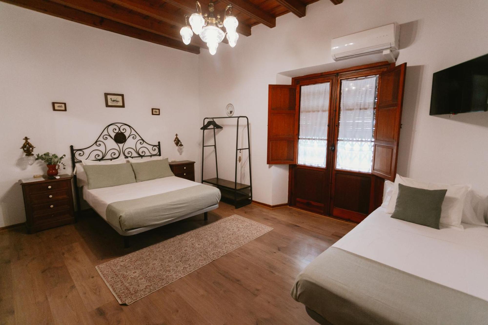 Komodo Casa Maravillas Rooms Seville Exterior photo