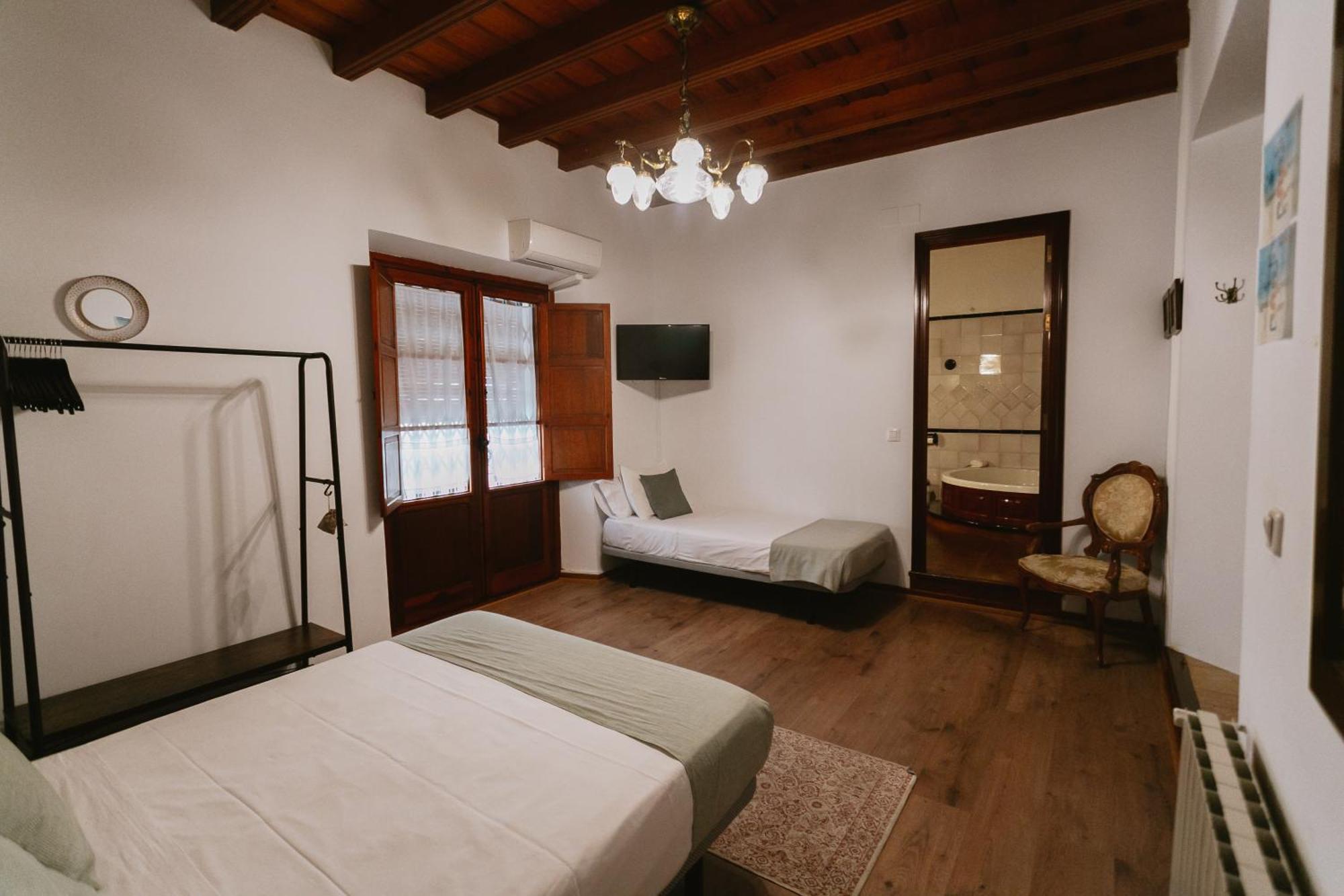 Komodo Casa Maravillas Rooms Seville Exterior photo