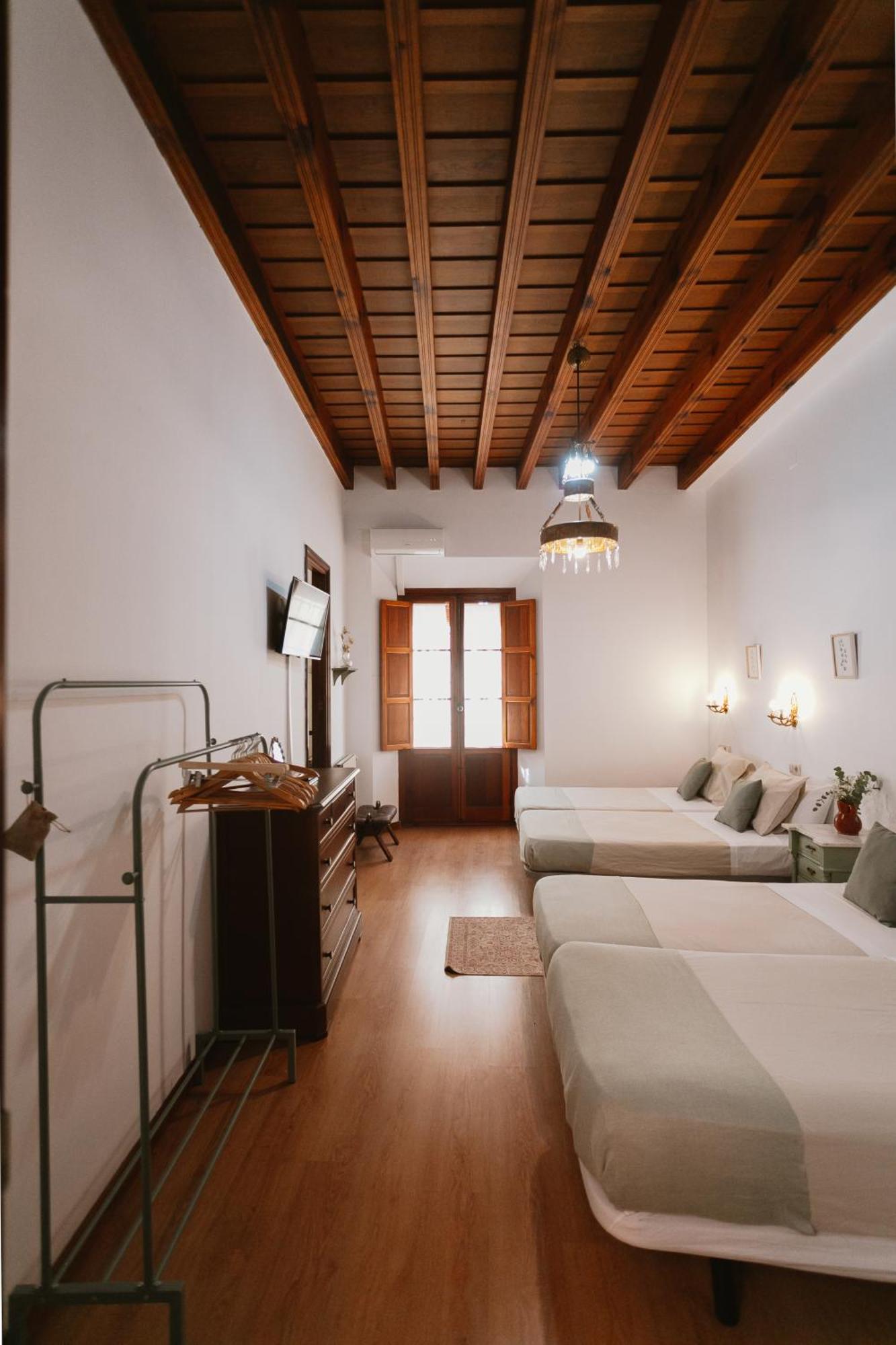 Komodo Casa Maravillas Rooms Seville Exterior photo