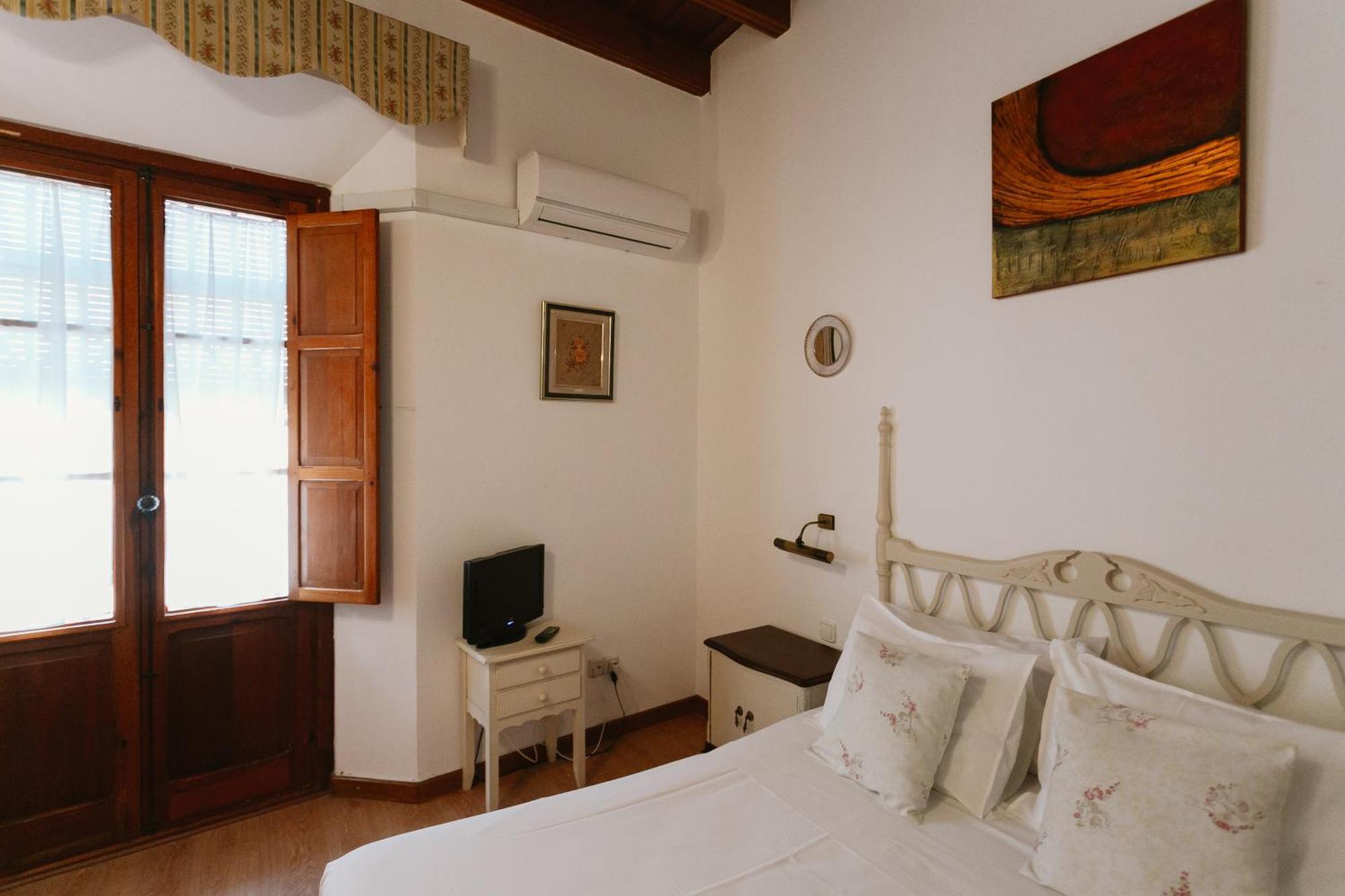 Komodo Casa Maravillas Rooms Seville Exterior photo