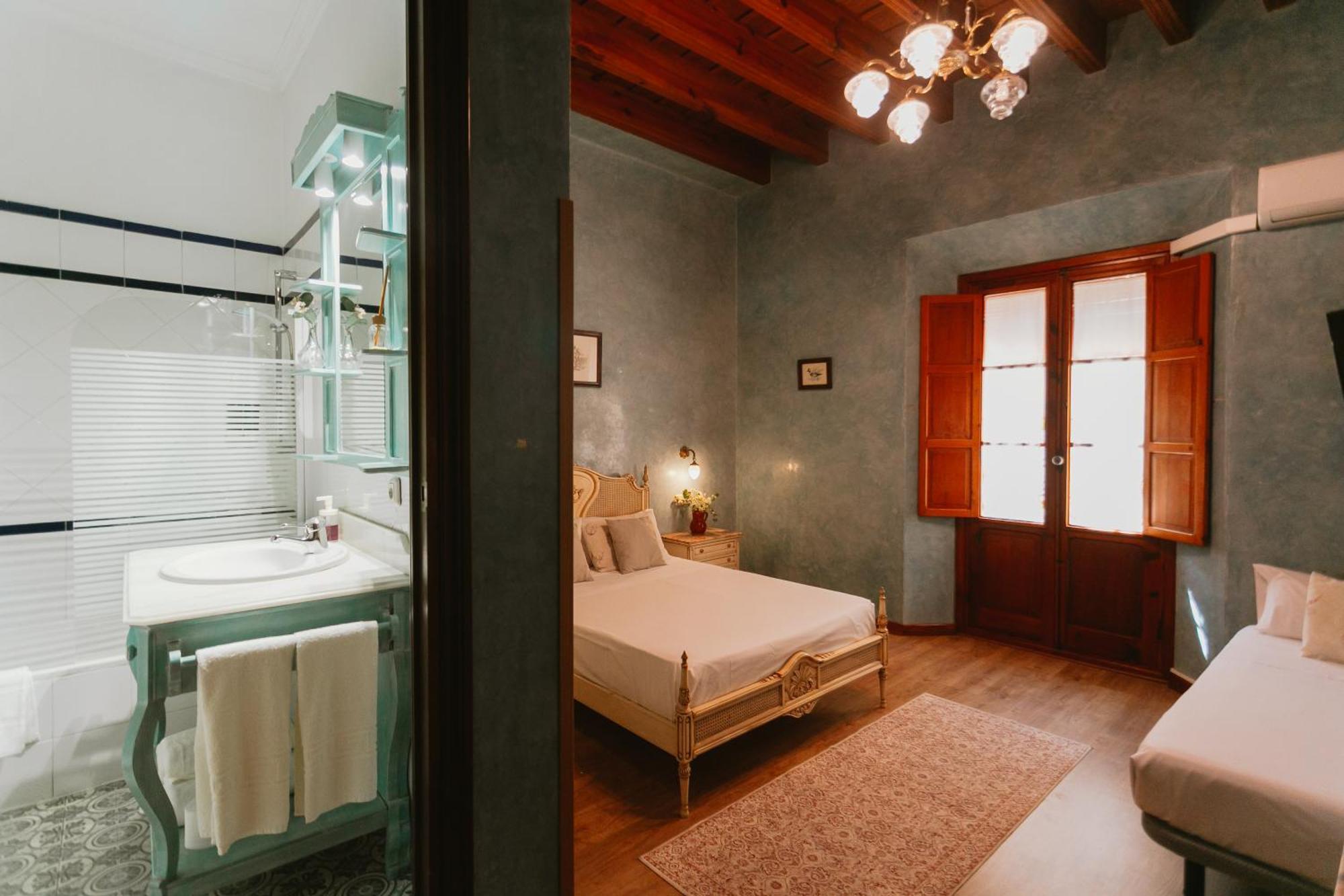Komodo Casa Maravillas Rooms Seville Exterior photo